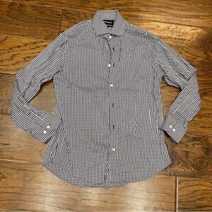 Bonobos men’s plaid button down slim fit long sleeve dress shirt.